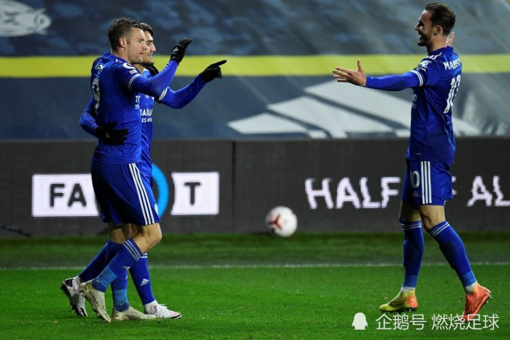  瓦尔迪双响莱斯特城客场爆冷击败阿森纳